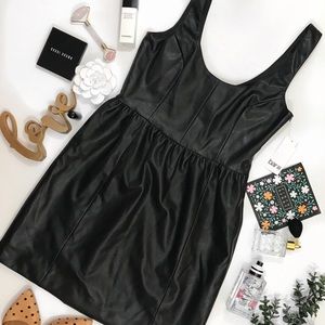 Bar lll• non leather• black• dress